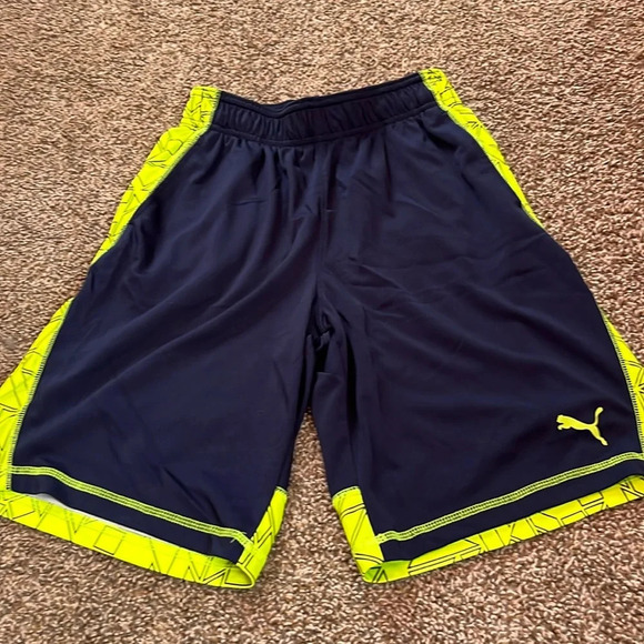 Boys Puma shorts - Picture 1 of 3